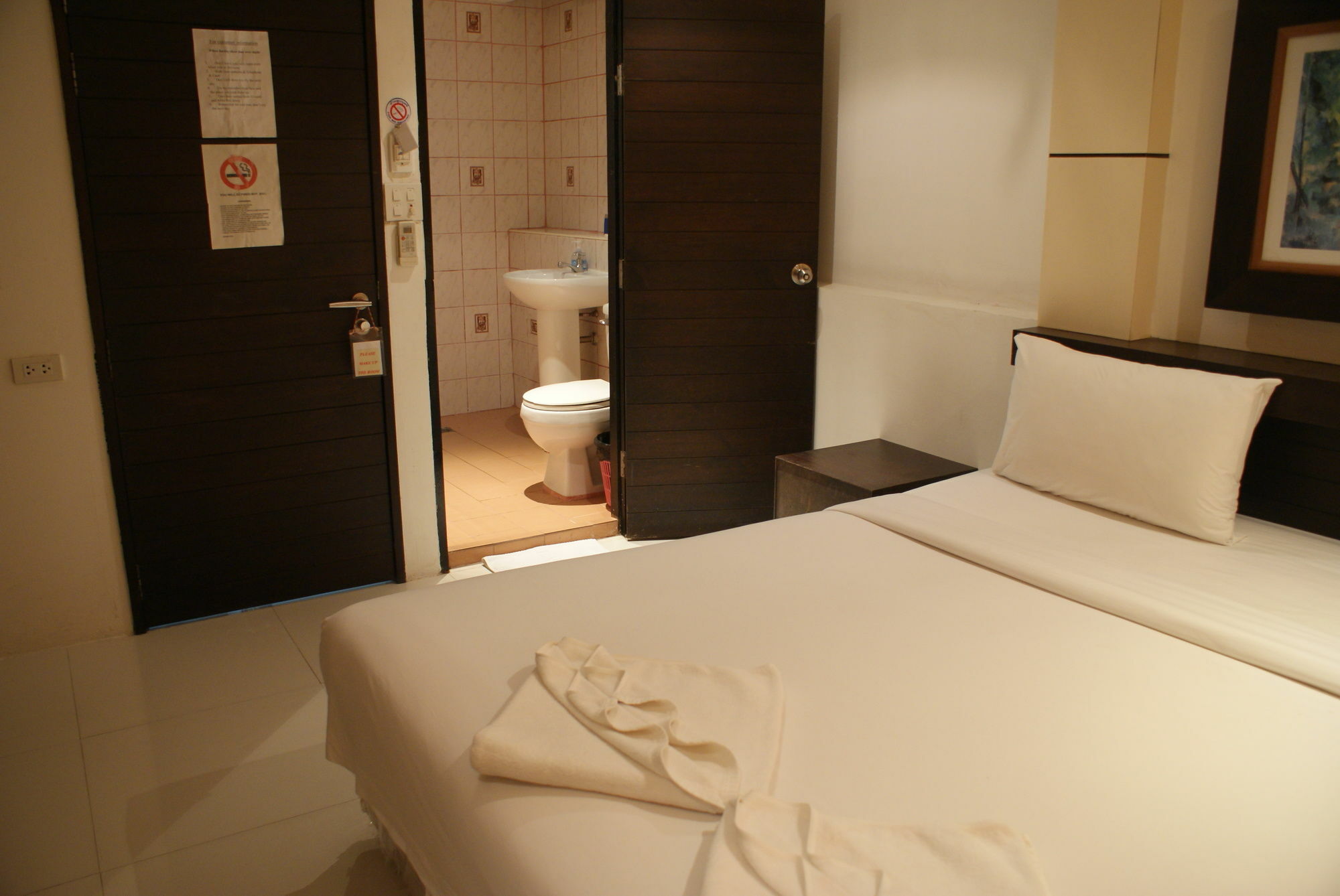 New International Guest House Patong Extérieur photo